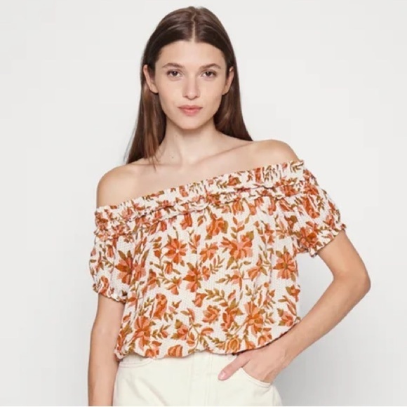 Free People One Suki Floral Off Shoulder Blouse Smocked Pleated Patterned Boho - Picture 2 of 9